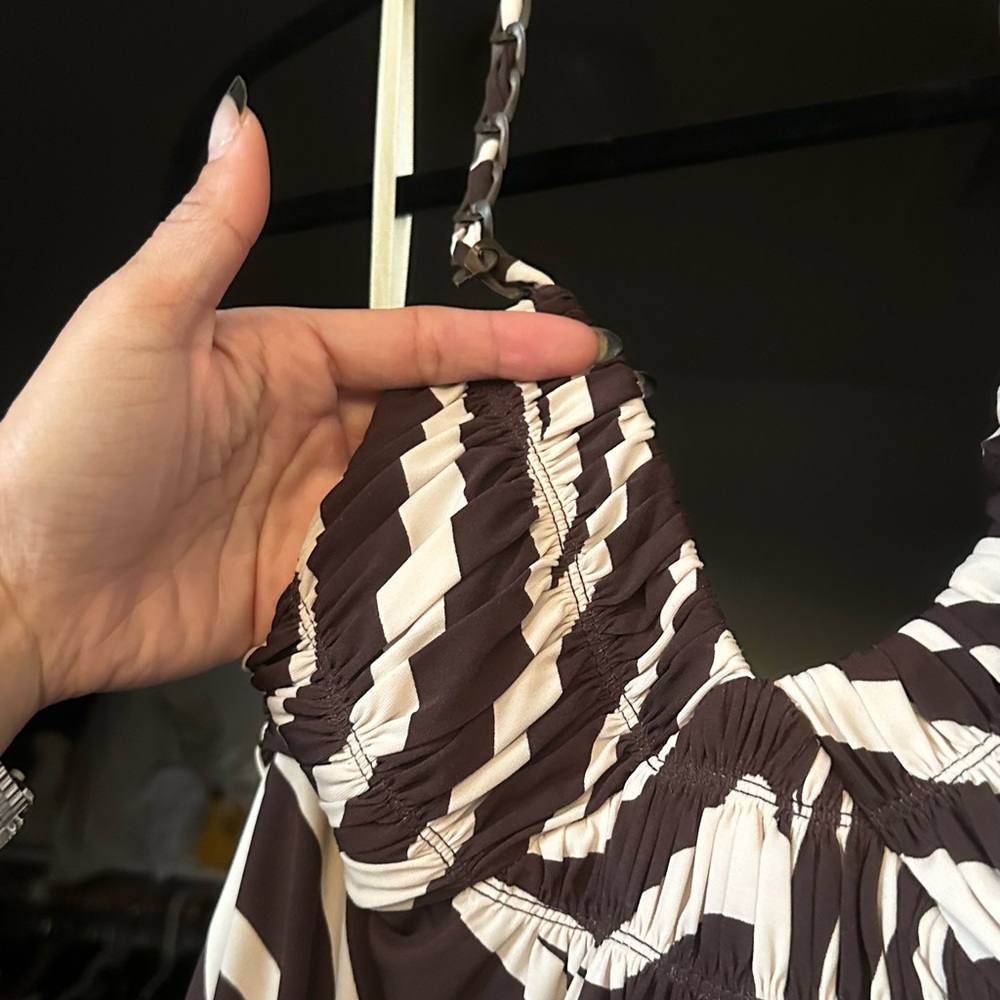 VINTAGE Y2K BCBGMaxazria Tiger Printed Mini Halter Dress Chain Neck Strap Mini-M - Picture 8 of 15